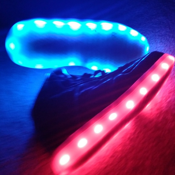 LED Shoes - Picture 2 of 7